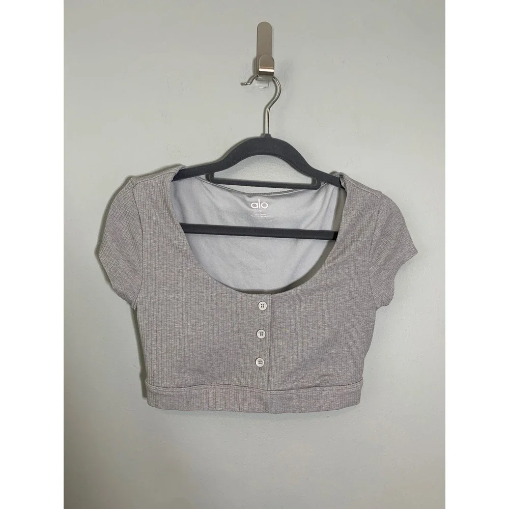 Alo Yoga blissful henley Bra Top Women Small Grey Ribbed Short Sleeve Scoop Neck